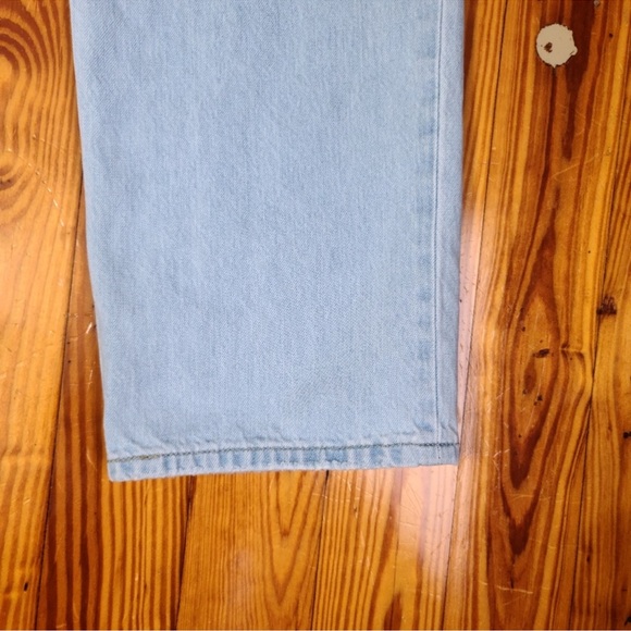 Low Pro Straight Distressed Jean - Picture 9 of 15